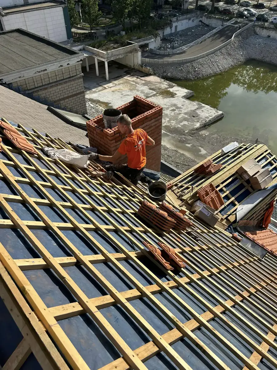 Chantier de rénovation de toiture — réalisation toiture par M Delleuse Marc Toitures
