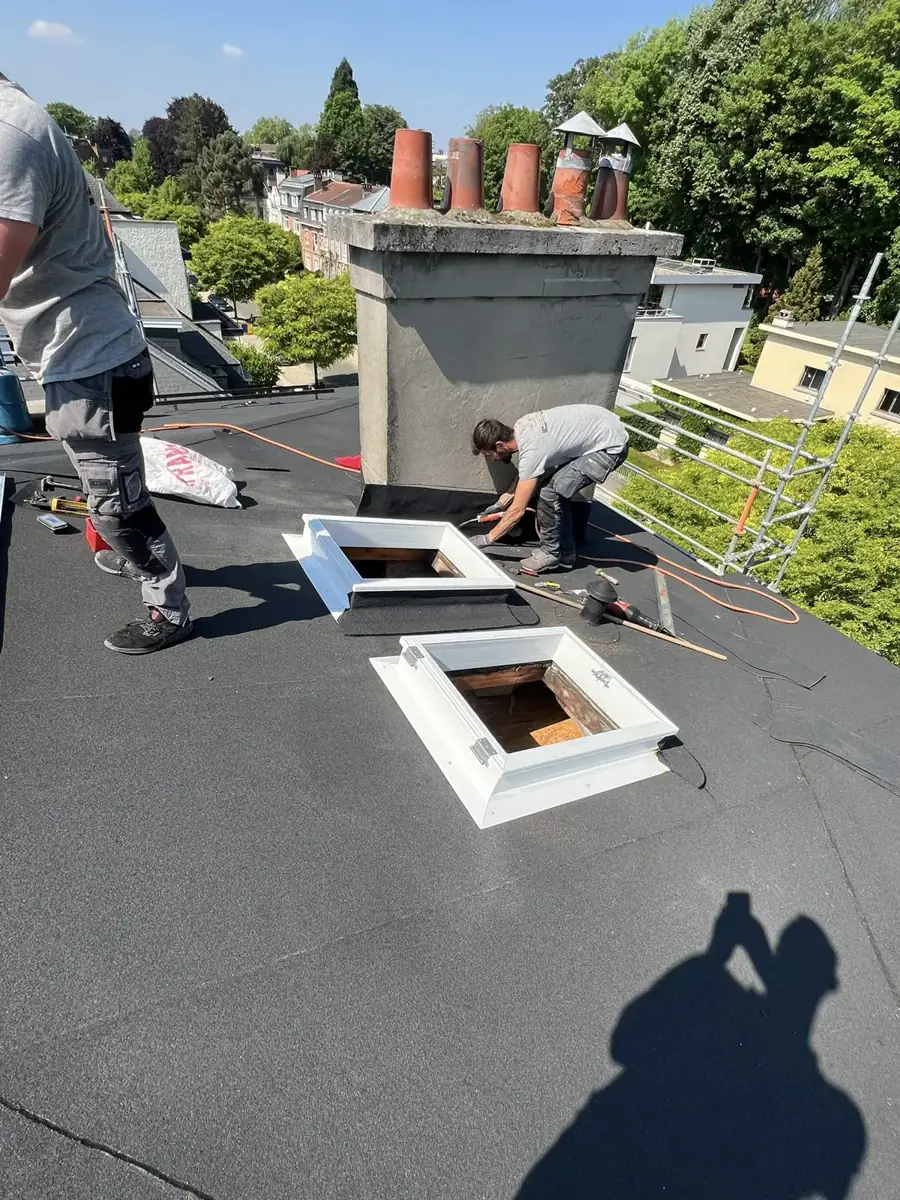 Travaux sur toiture plate — réalisation toiture par Toitures Bertrand